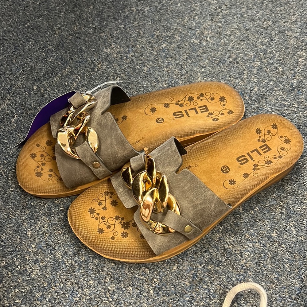 💜Elis Grey Sandals 6.5-7.5
